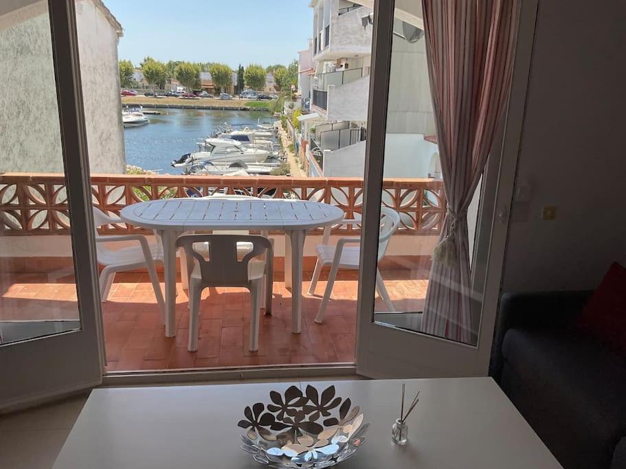 Lindo Apartamento Con Vistas Al Puerto Mistral Empuriabrava Esterno foto